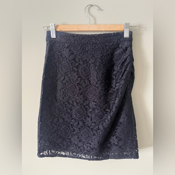Reiss Dresses & Skirts - Reiss navy Lace Skirt